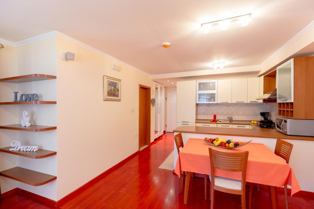 Leona & Borna'S Central Lapad Suites Дубровник Экстерьер фото
