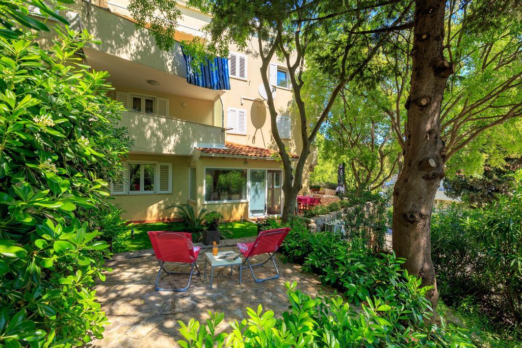 Leona & Borna'S Central Lapad Suites Дубровник Экстерьер фото