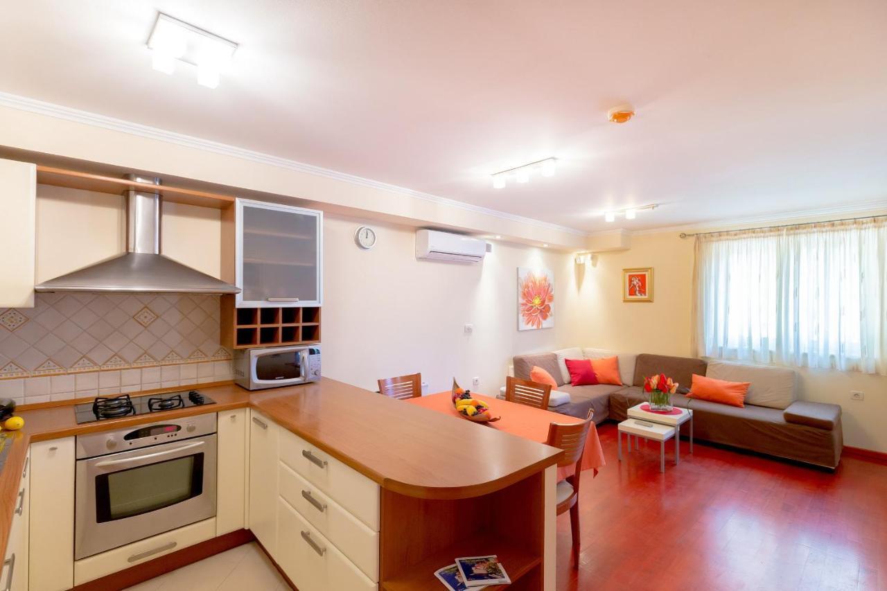 Leona & Borna'S Central Lapad Suites Дубровник Экстерьер фото