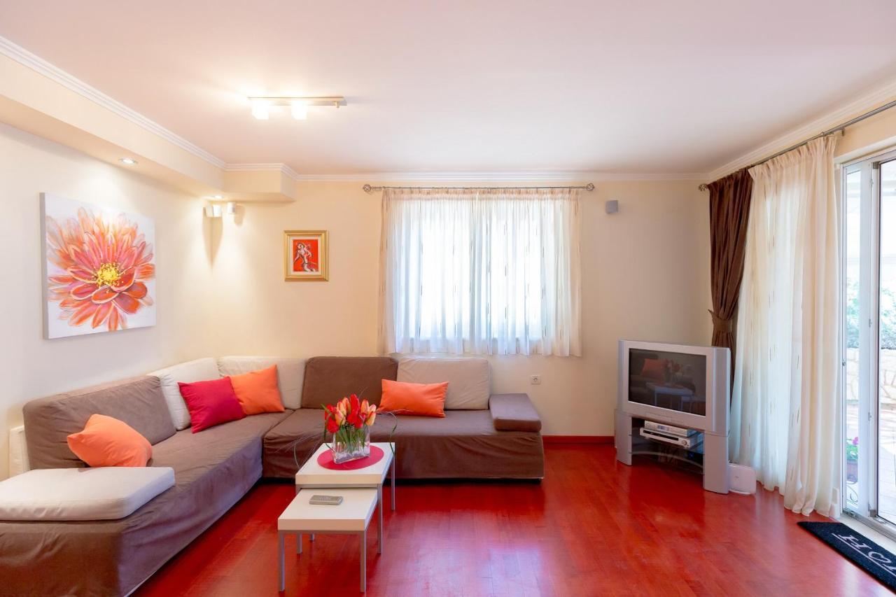 Leona & Borna'S Central Lapad Suites Дубровник Экстерьер фото
