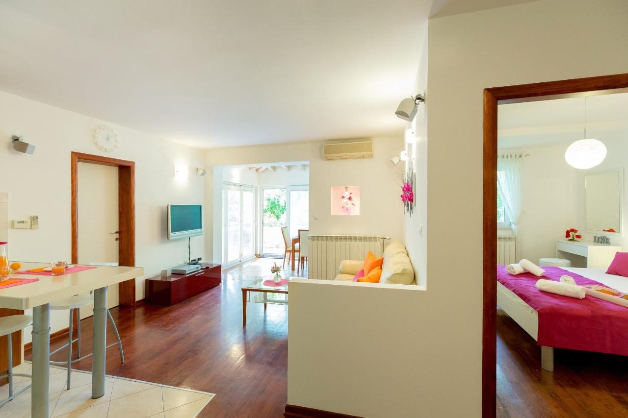 Leona & Borna'S Central Lapad Suites Дубровник Экстерьер фото