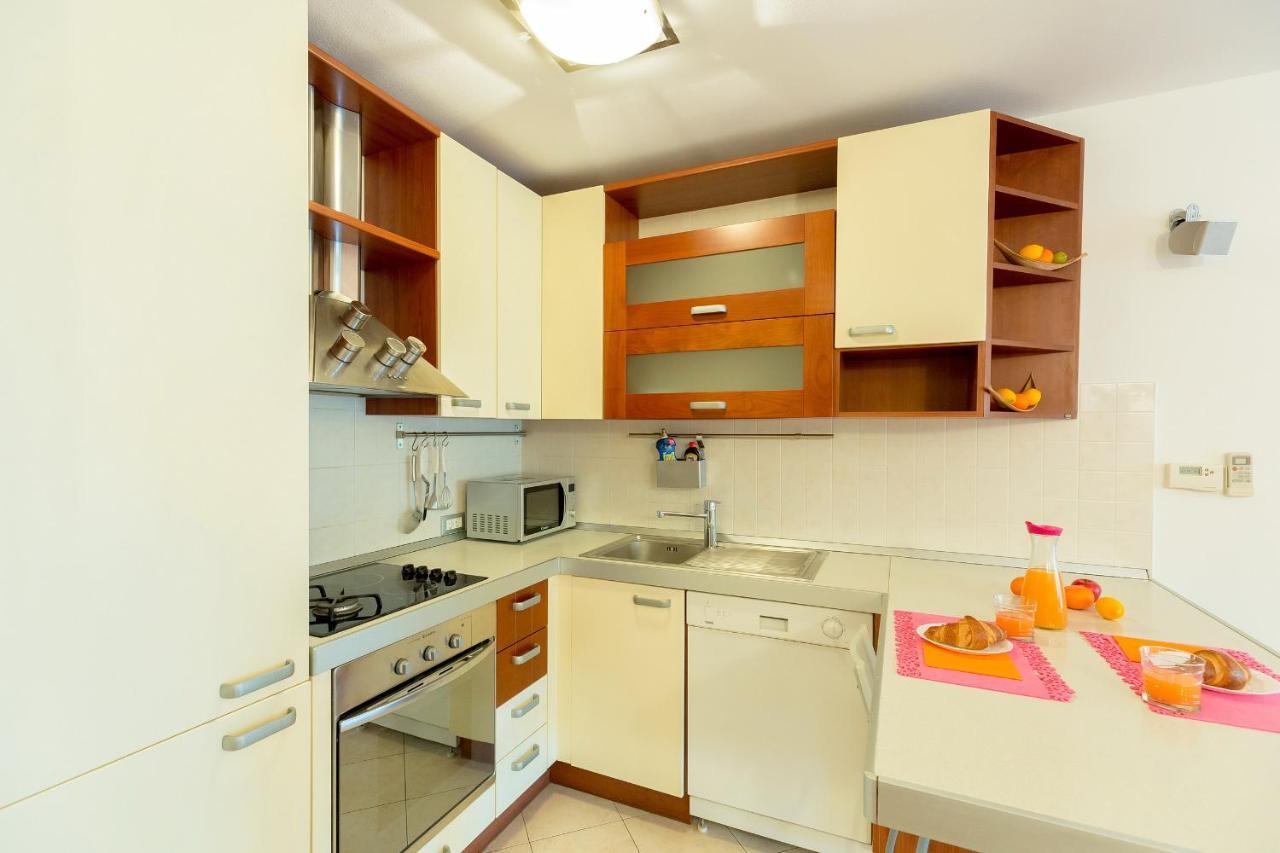 Leona & Borna'S Central Lapad Suites Дубровник Экстерьер фото