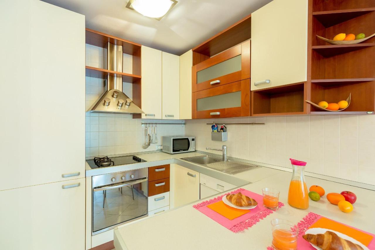 Leona & Borna'S Central Lapad Suites Дубровник Экстерьер фото